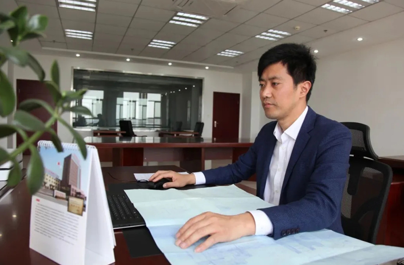 海安名匠丨江蘇鵬飛集團(tuán)股份有限公司設(shè)計(jì)中心主任，高級(jí)工程師、高級(jí)技師李曉平
